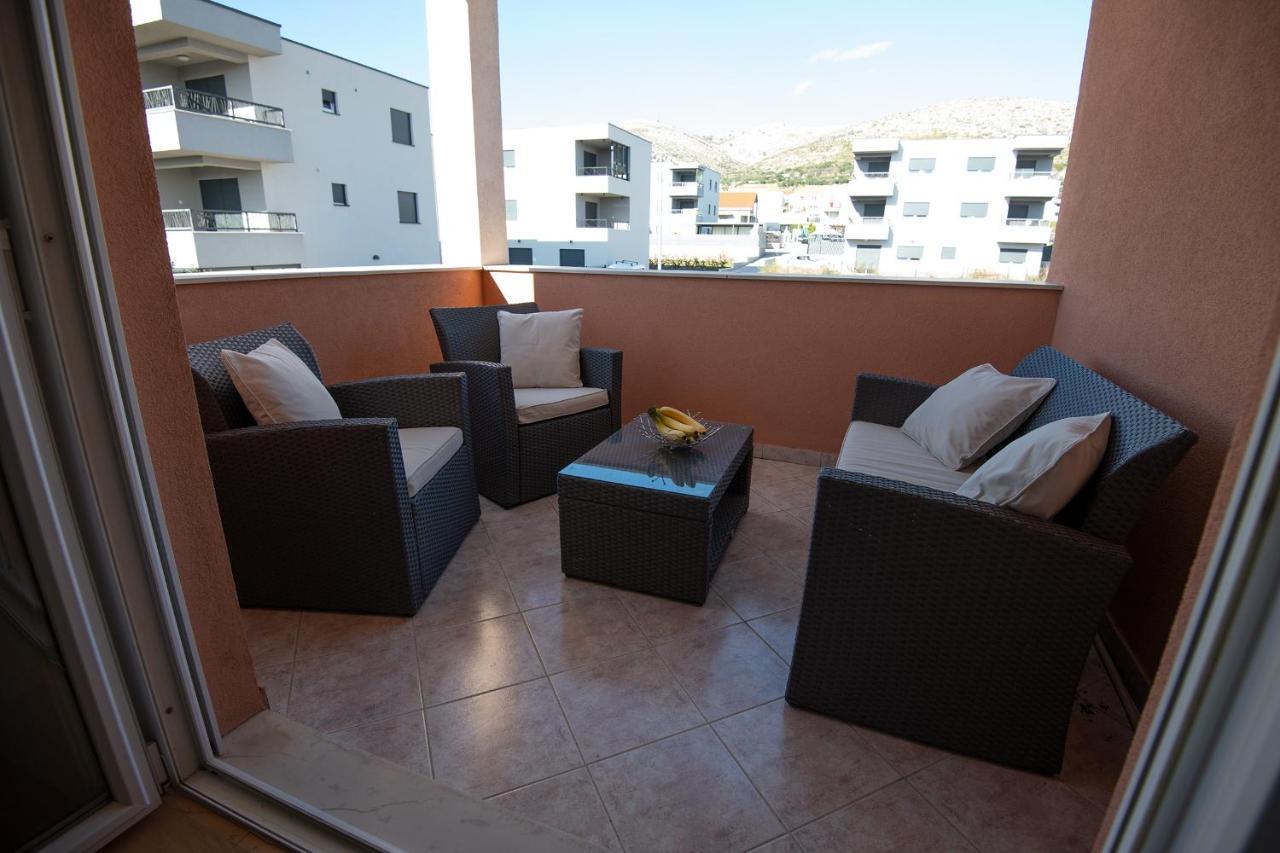 Apartments Mamut トロギール エクステリア 写真