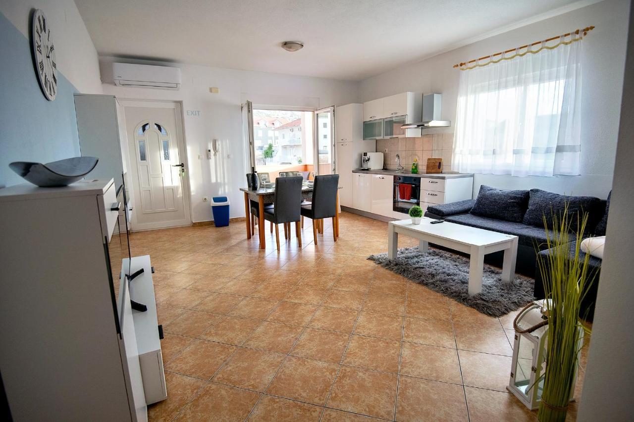 Apartments Mamut トロギール エクステリア 写真